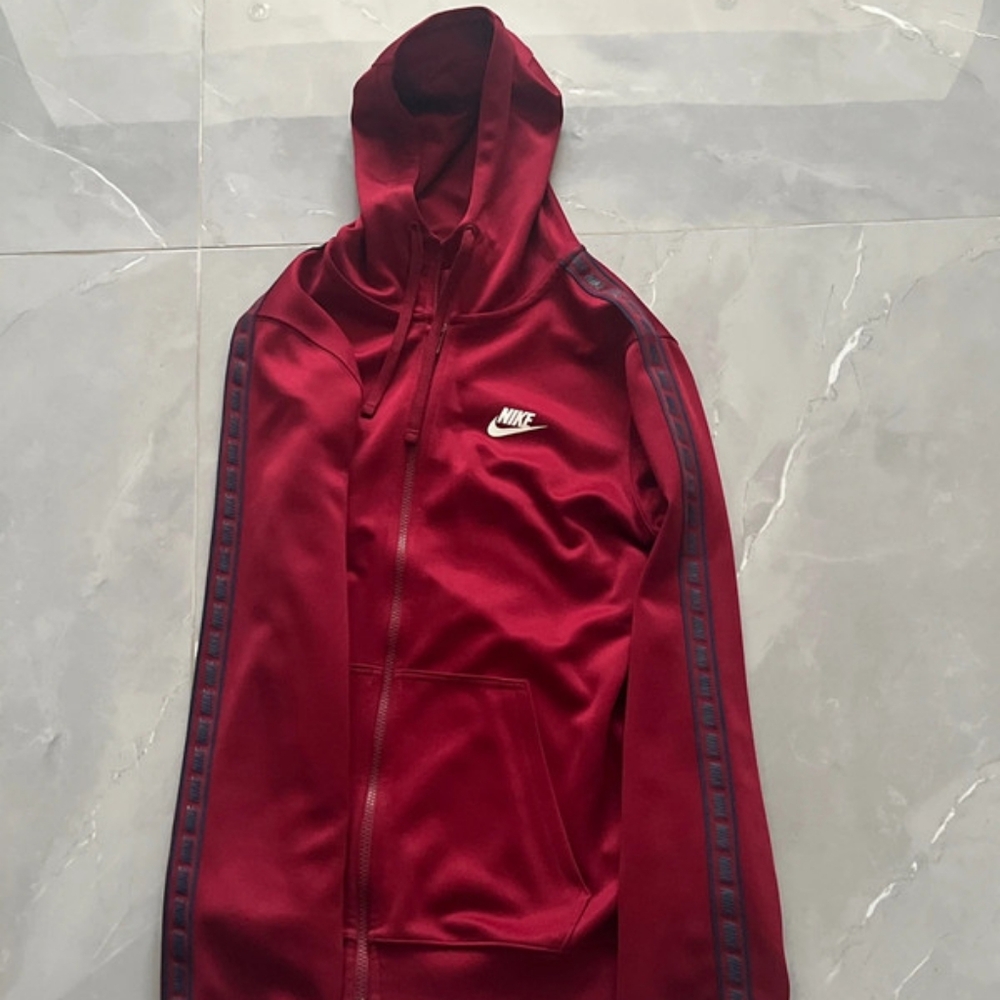 Nike Tech Fleece Red